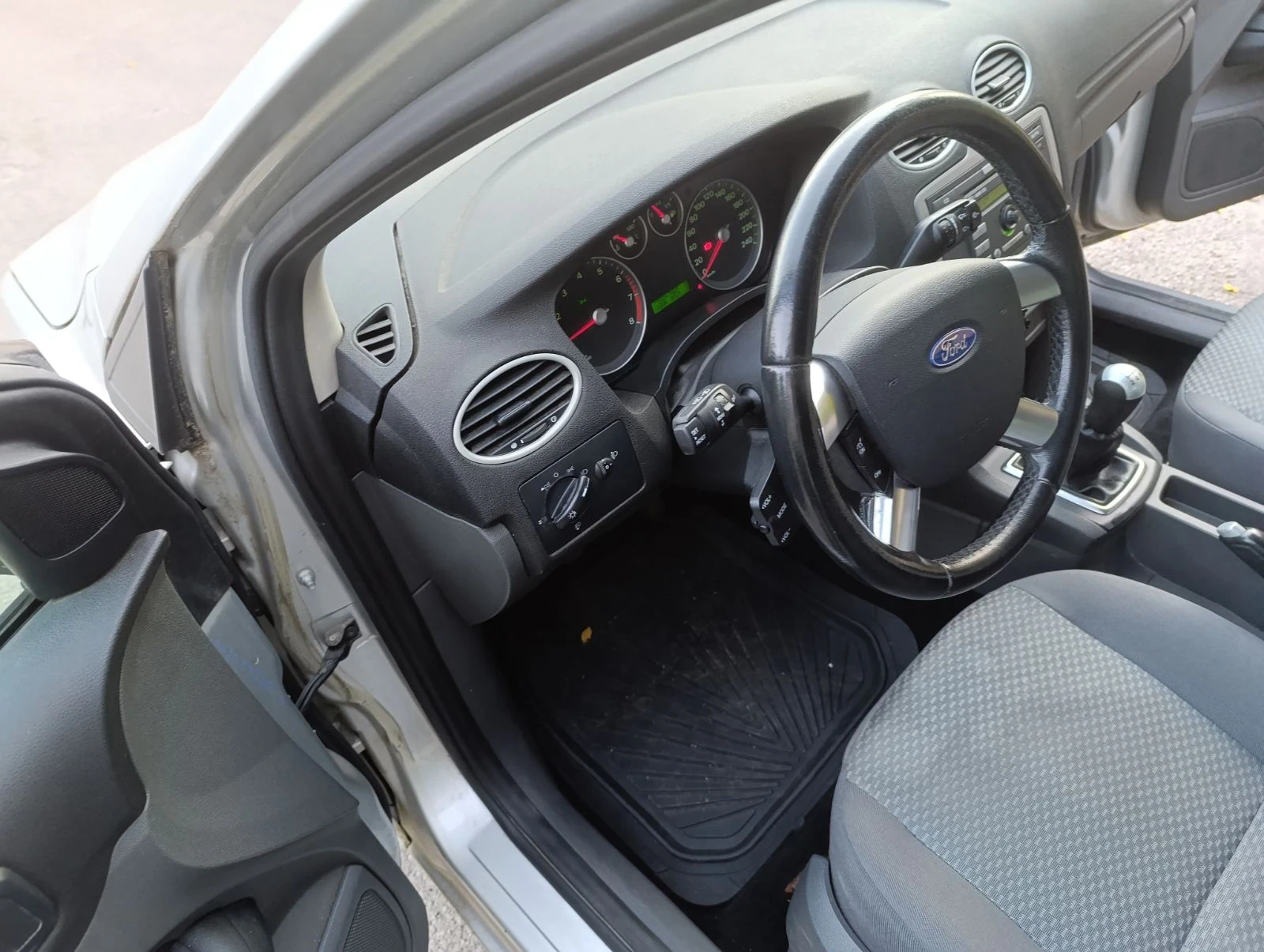 Ford Focus 1.6 - изображение 2