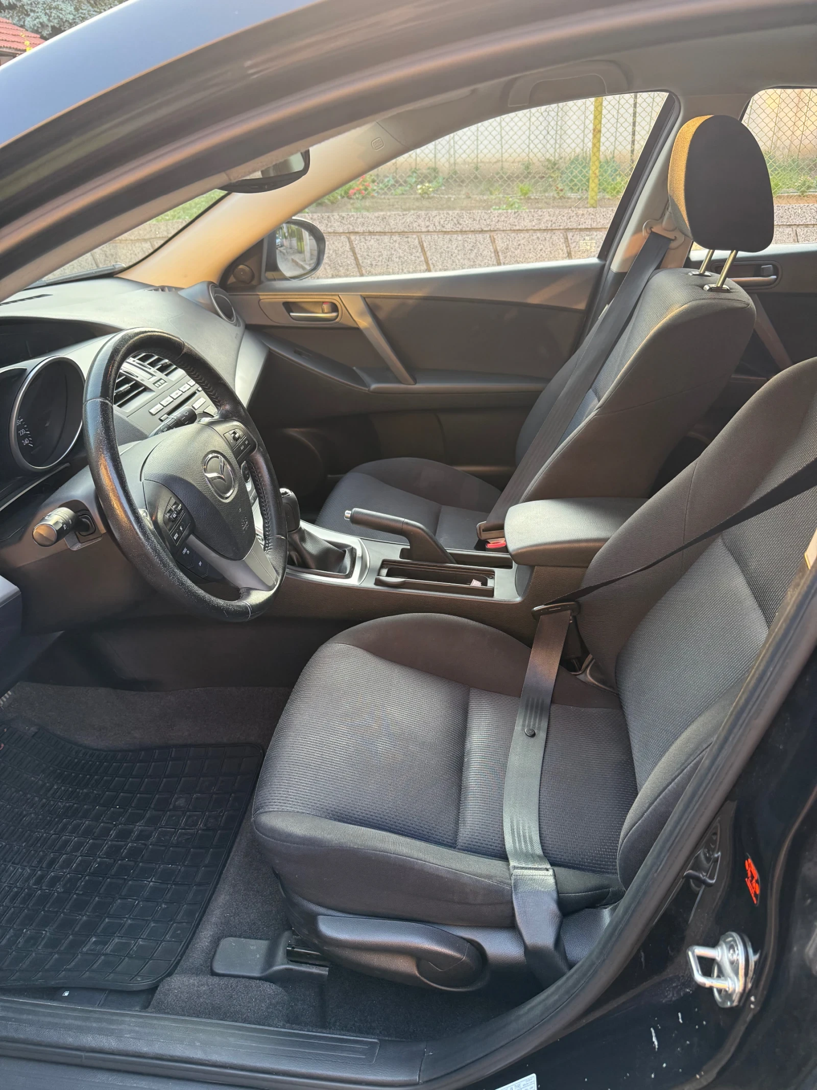 Mazda 3  - изображение 8