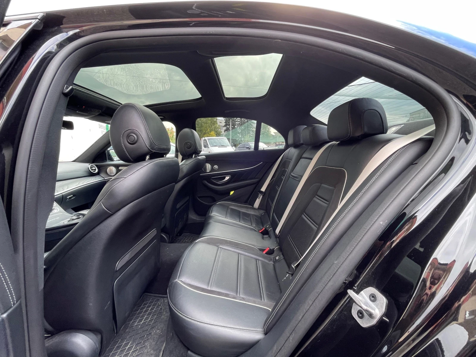 Mercedes-Benz E 63 AMG S* MASSAGE* Burmester* MEMORY* 360* NIGHT* PANO* B | Mobile.bg — изображение 14