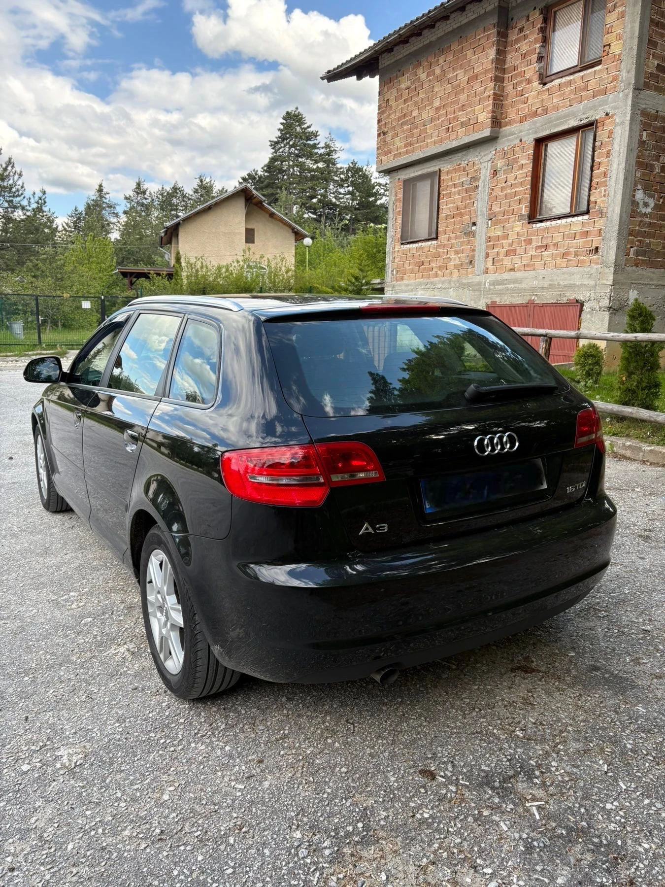 Audi A3 1.6TDI РЕГИСТРИРАН/ОБСЛУЖЕН - изображение 6