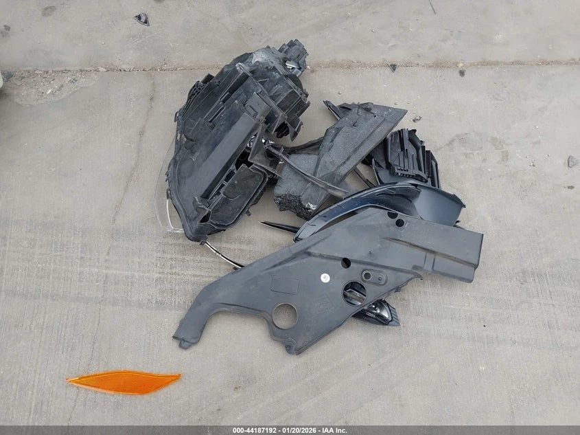 Mercedes-Benz SLC 2.0l 300, снимка 12 - Автомобили и джипове - 53906632