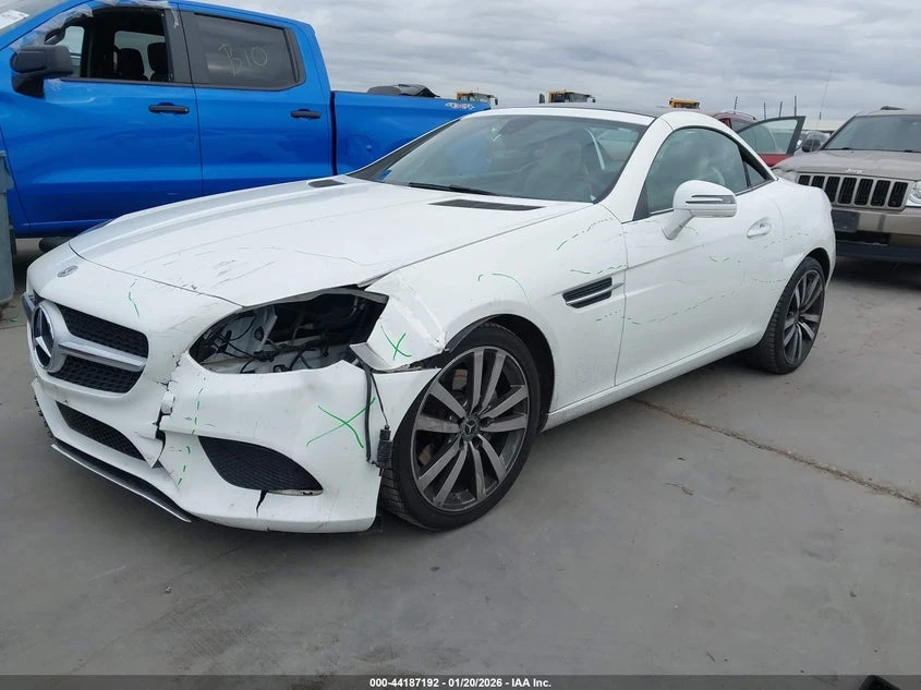 Mercedes-Benz SLC 2.0l 300, снимка 2 - Автомобили и джипове - 53906632