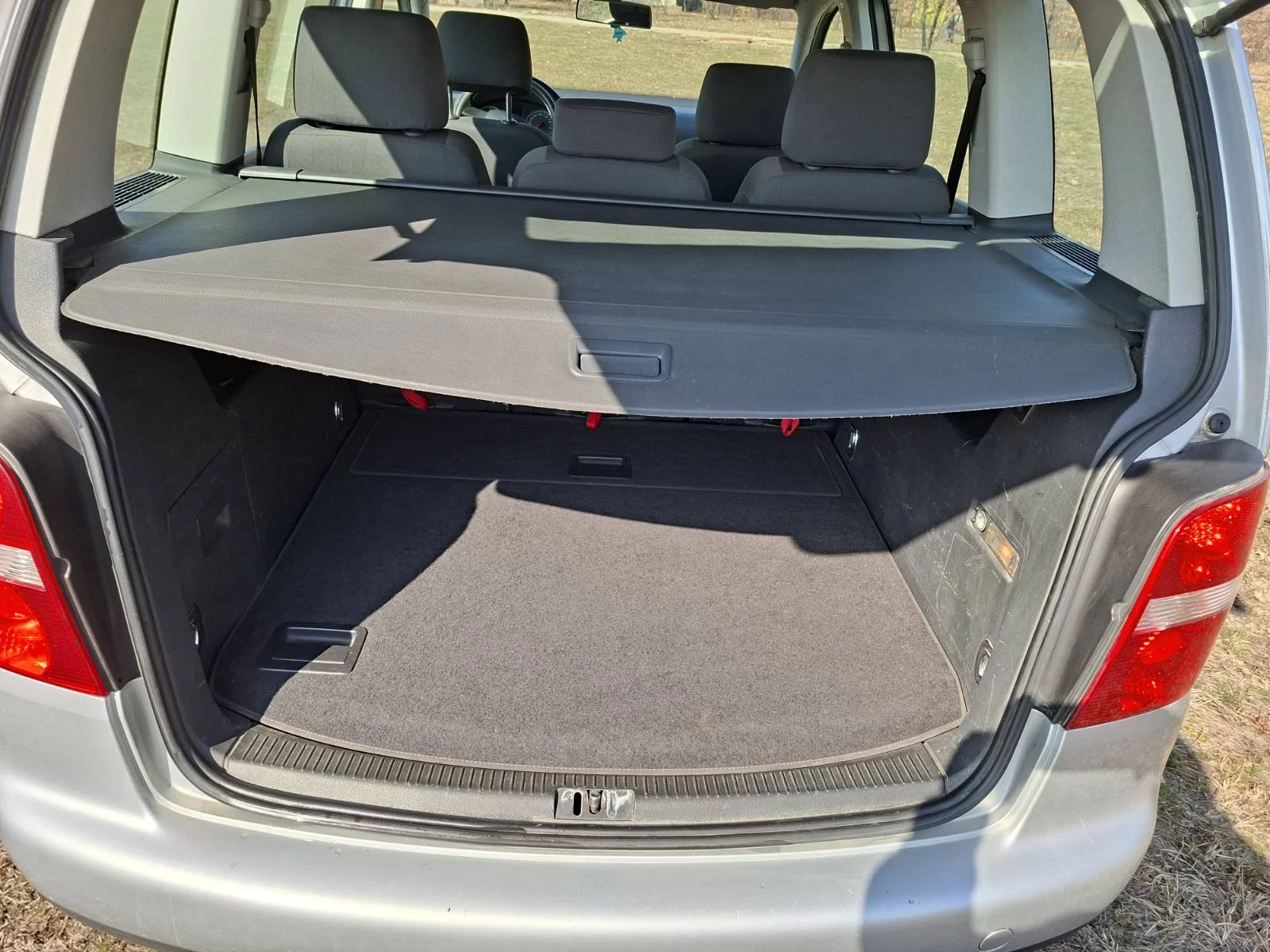 VW Touran 1.9 TDI , снимка 8 - Автомобили и джипове - 53918742