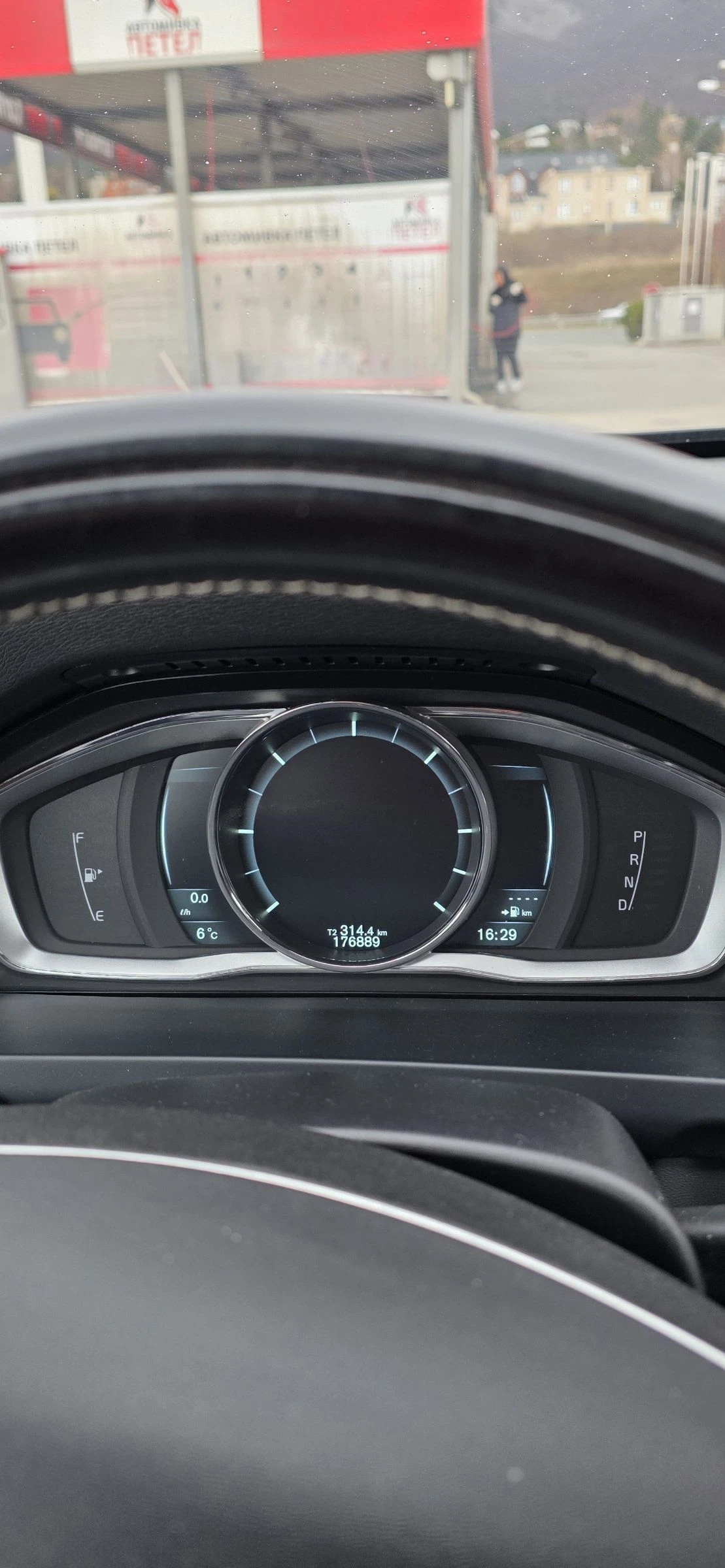 Volvo V60 D6 Hybrid , снимка 12 - Автомобили и джипове - 53937038