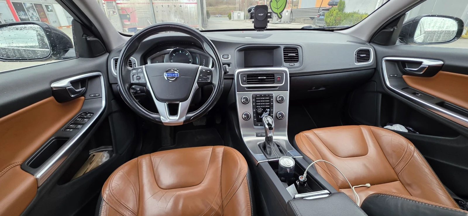 Volvo V60 D6 Hybrid , снимка 10 - Автомобили и джипове - 53937038