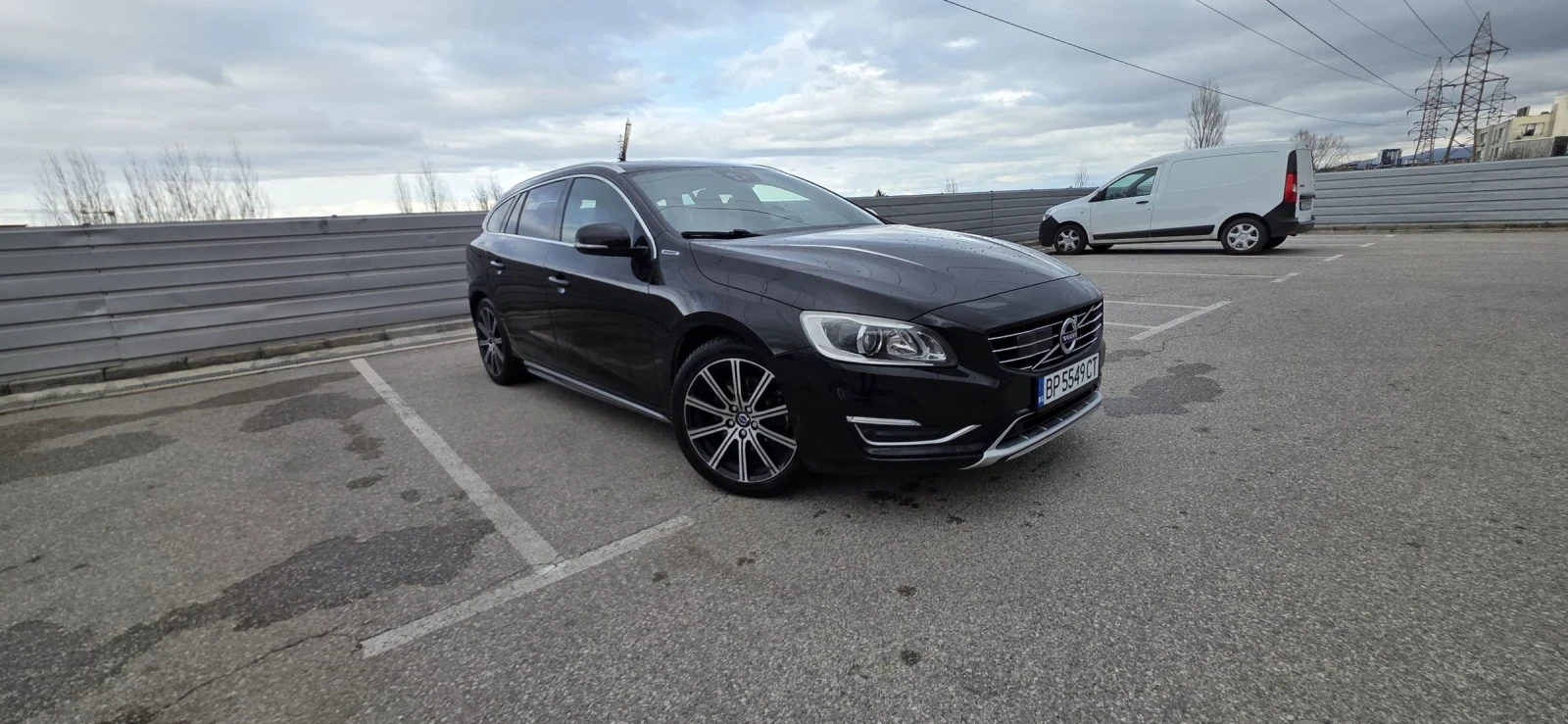 Volvo V60 D6 Hybrid , снимка 3 - Автомобили и джипове - 53937038