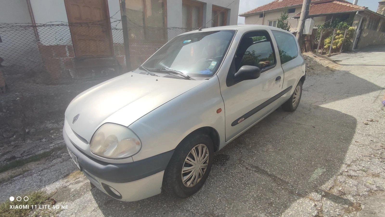 Renault Clio, снимка 3 - Автомобили и джипове - 54750059