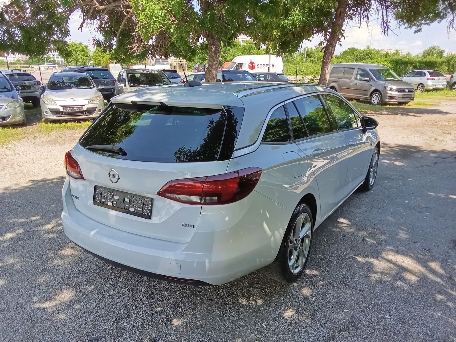 Opel Astra 1.6 CDTI, снимка 4 - Автомобили и джипове - 54856548
