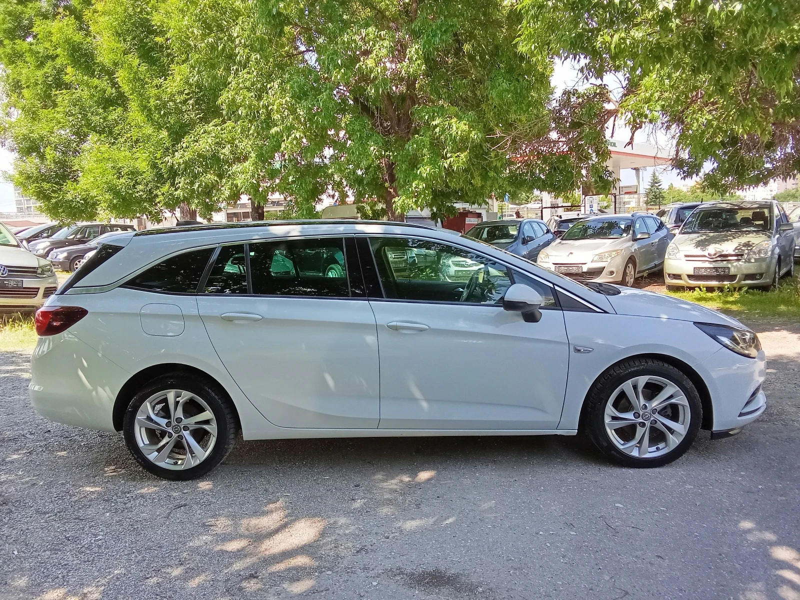Opel Astra 1.6 CDTI, снимка 5 - Автомобили и джипове - 54856548