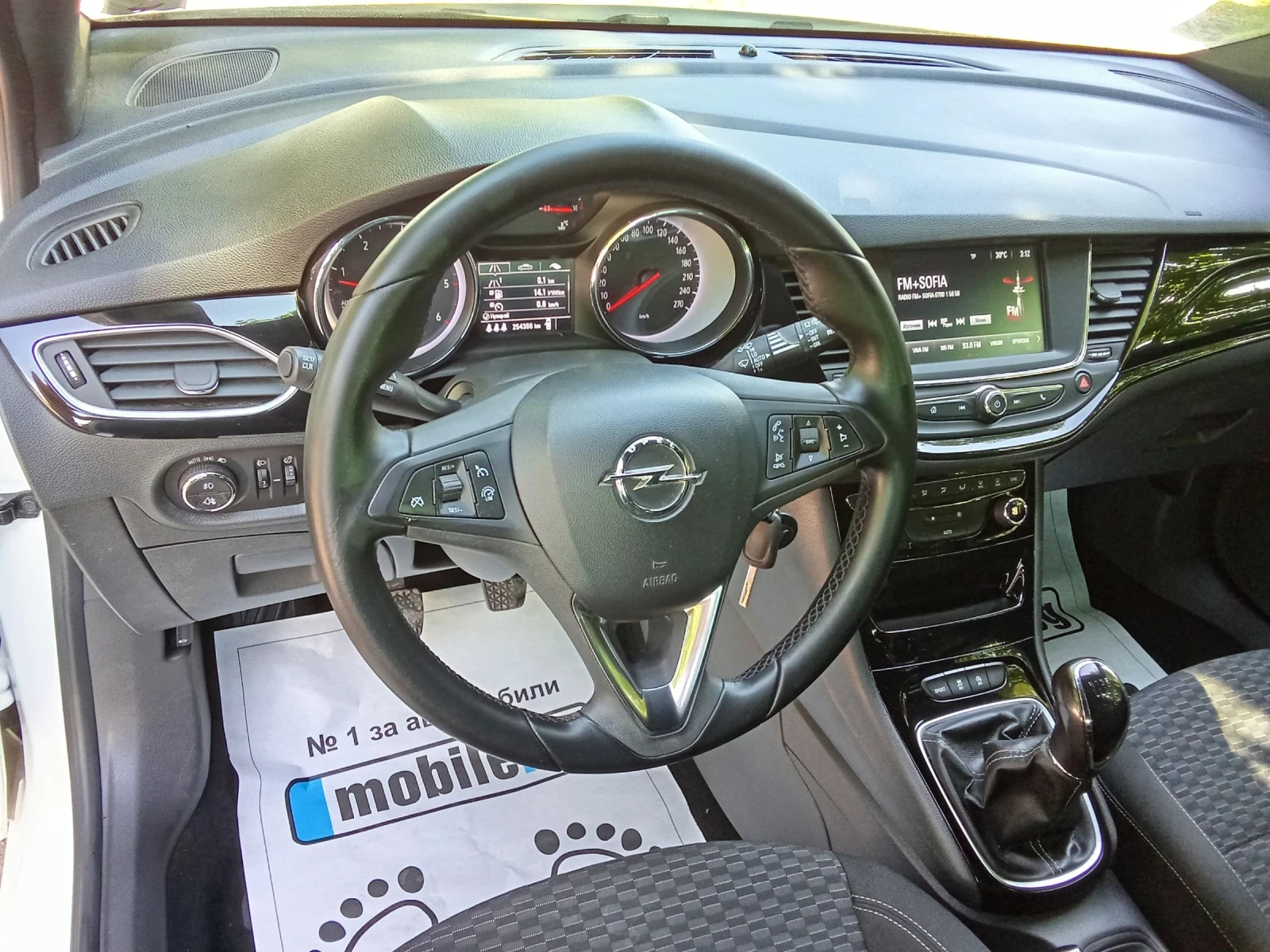 Opel Astra 1.6 CDTI, снимка 12 - Автомобили и джипове - 54856548