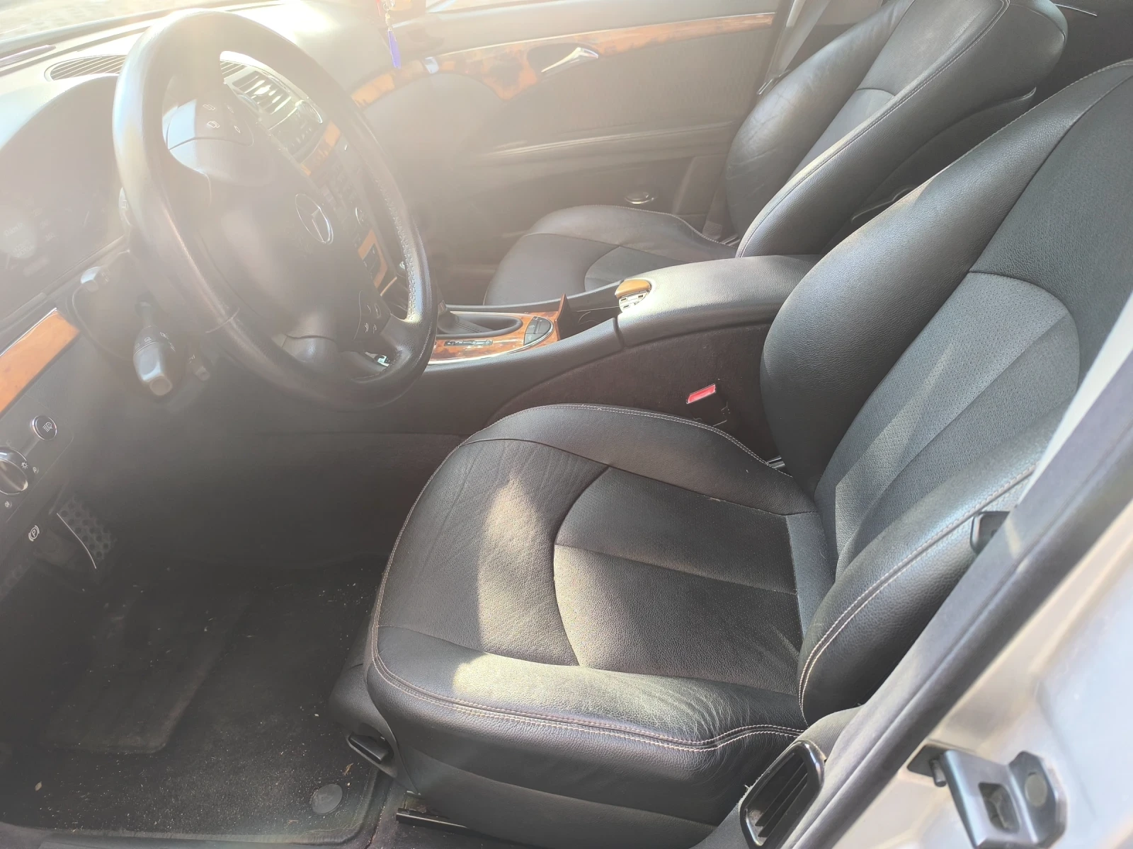 Mercedes-Benz E 270 2.7CDI, снимка 6 - Автомобили и джипове - 54877231