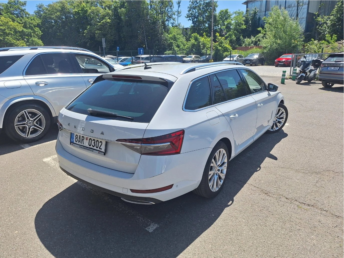 Skoda Superb 2.0 TDI/ 4x4/ L&K/ Combi/ DSG/ Очакван !, снимка 4 - Автомобили и джипове - 55070277