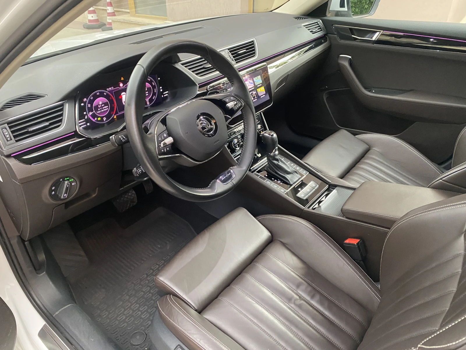 Skoda Superb 2.0 TDI/ 4x4/ L&K/ Combi/ DSG, снимка 10 - Автомобили и джипове - 55070277