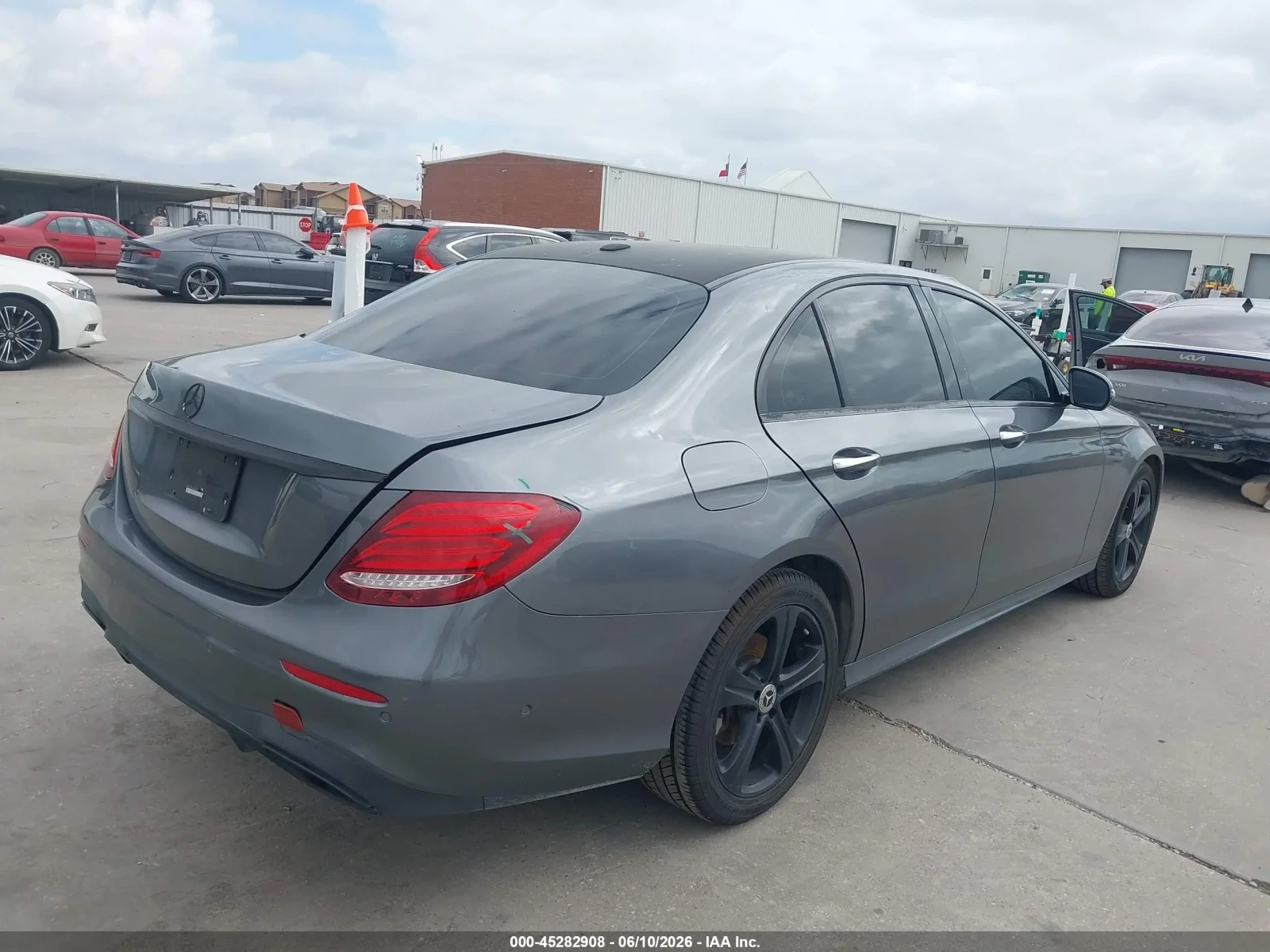 Mercedes-Benz E 300 AMG PK* BURMASTER* ЗАСТРАХОВАТЕЛ* КРАЙНА ЦЕНА, снимка 9 - Автомобили и джипове - 55415847