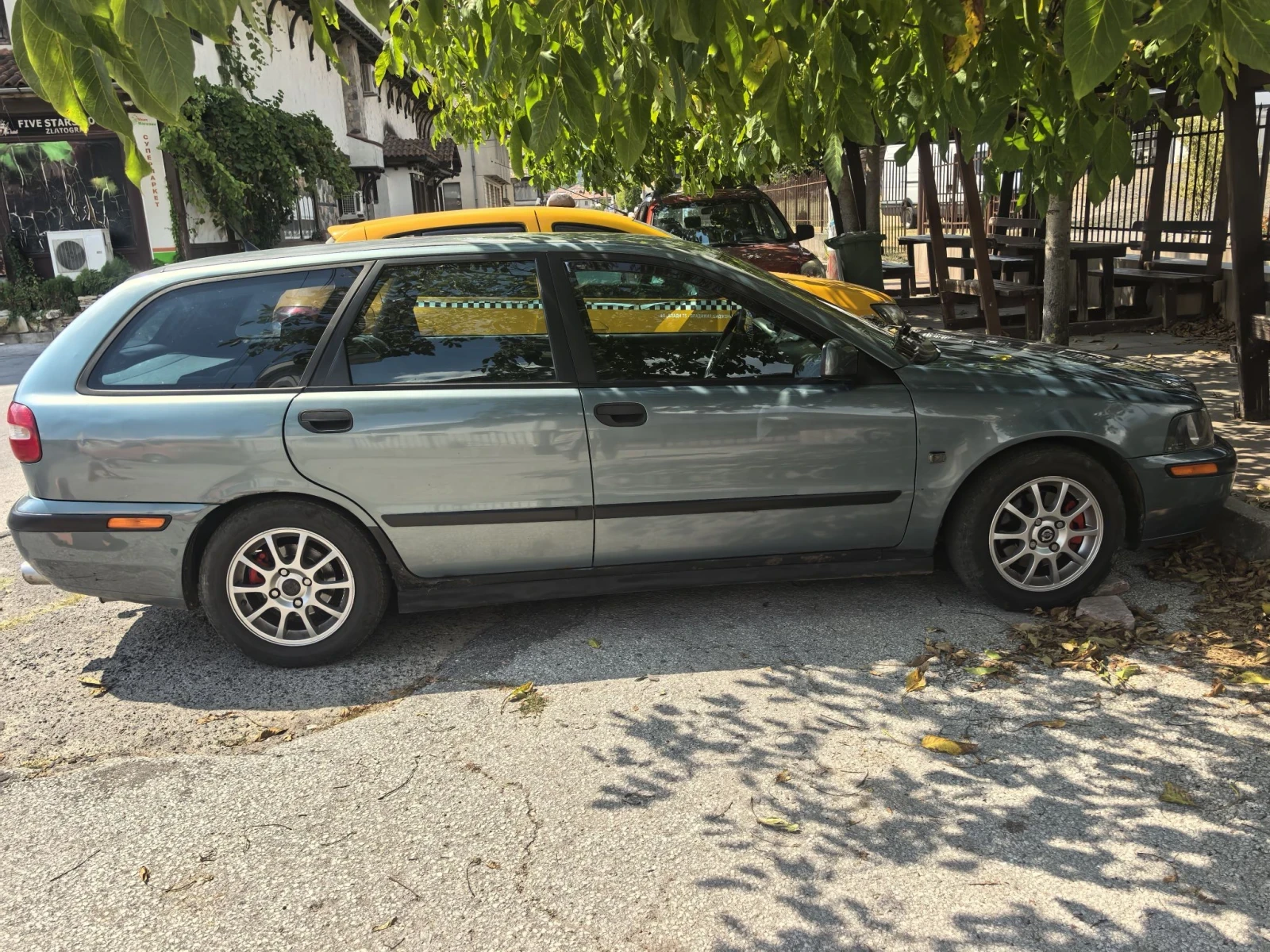 Volvo V40, снимка 3 - Автомобили и джипове - 56022901