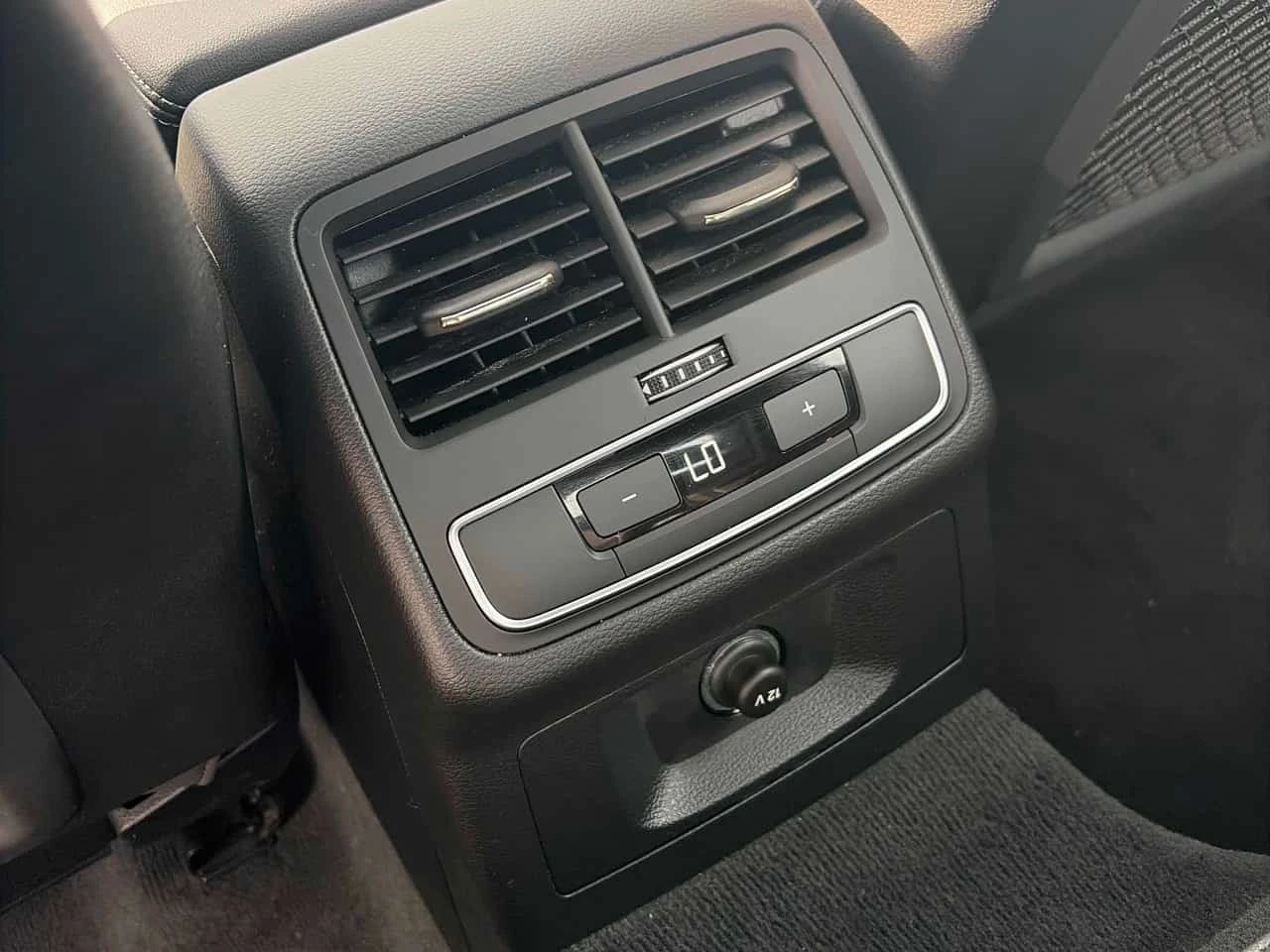 Audi A4 * Komfort * CARFAX * ��� ������������ ������ | Mobile.bg � ����������� 13
