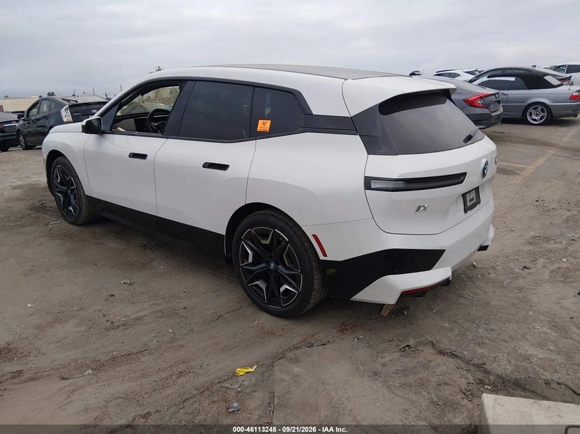 BMW iX xDrive50, снимка 3 - Автомобили и джипове - 56424581