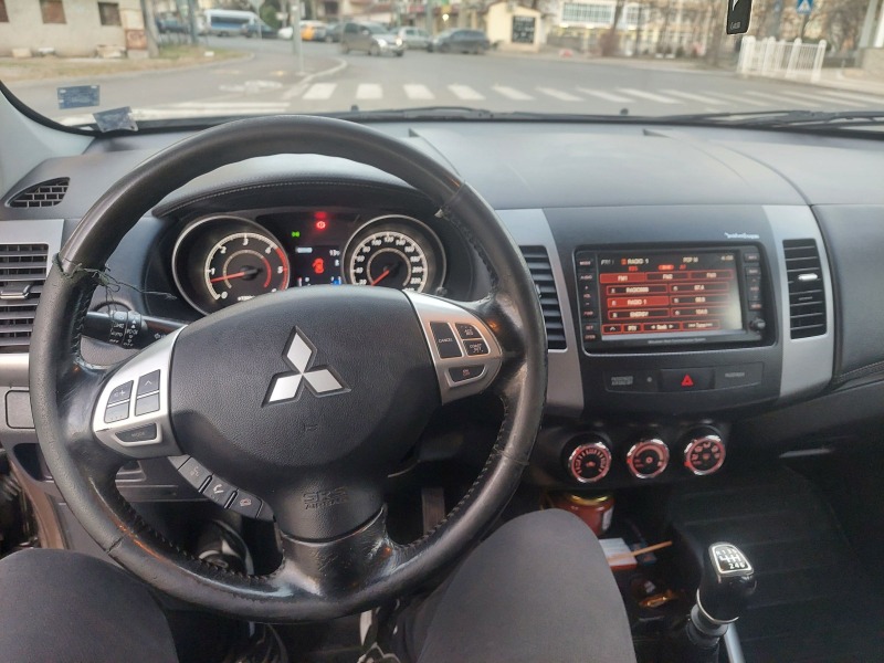 Mitsubishi Outlander 2.2  Di-D 4WD, снимка 6 - Автомобили и джипове - 45967990