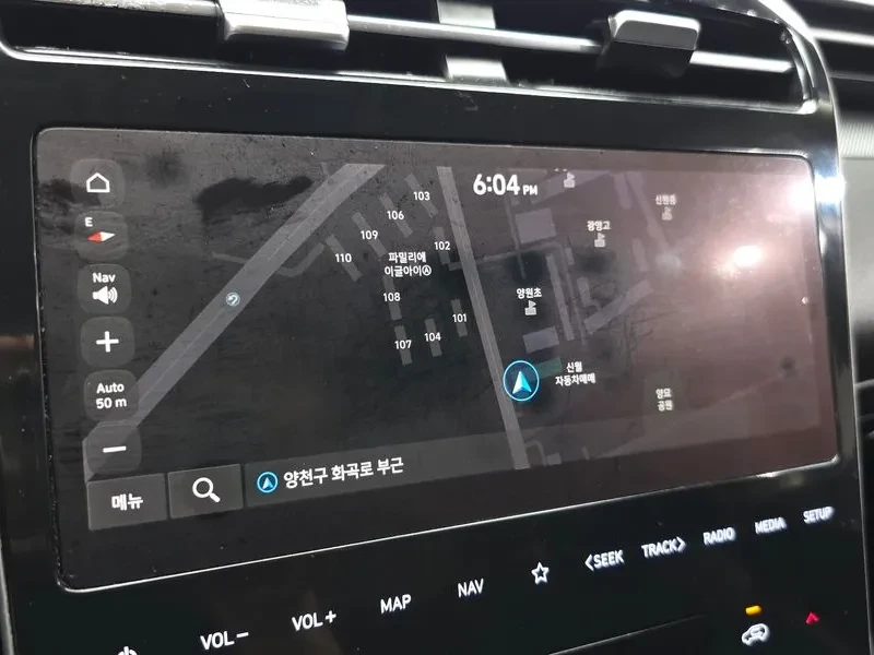 Hyundai Tucson 2.0 2WD MODERN, снимка 14 - Автомобили и джипове - 55843425