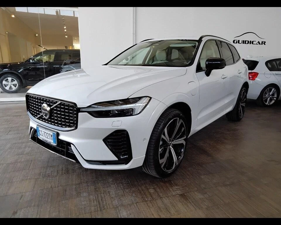 Volvo XC60 T6 Core AWD - изображение 2