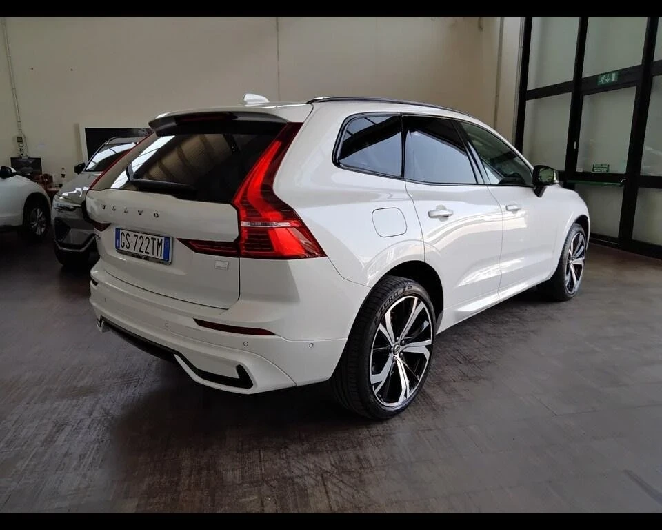 Volvo XC60 T6 Core AWD - изображение 3