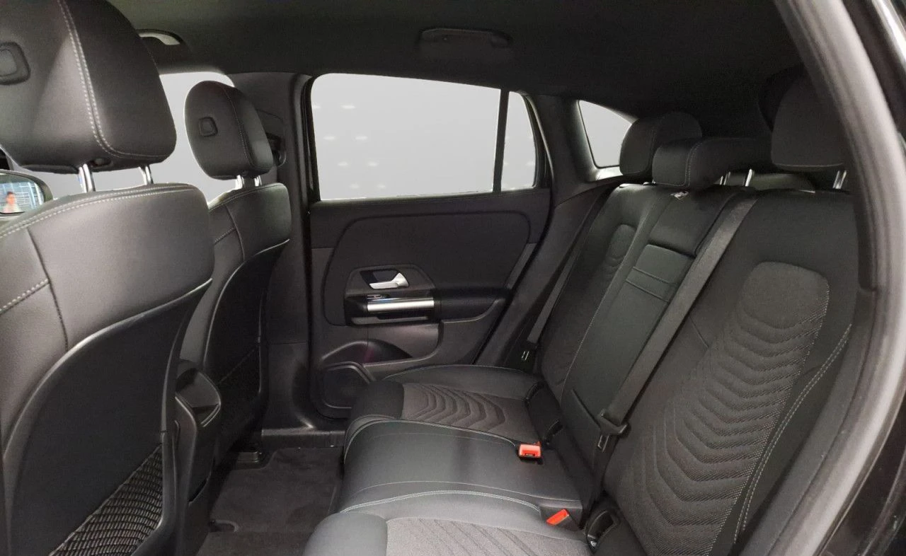 Mercedes-Benz EQA 300/228HP/PROGRESSIVE/CAM/NAVI/LED/AMBI/KLESS/557v - изображение 10