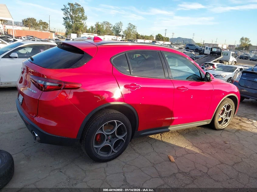 Alfa Romeo Stelvio 2l Sport Awd, снимка 13 - Автомобили и джипове - 54185619