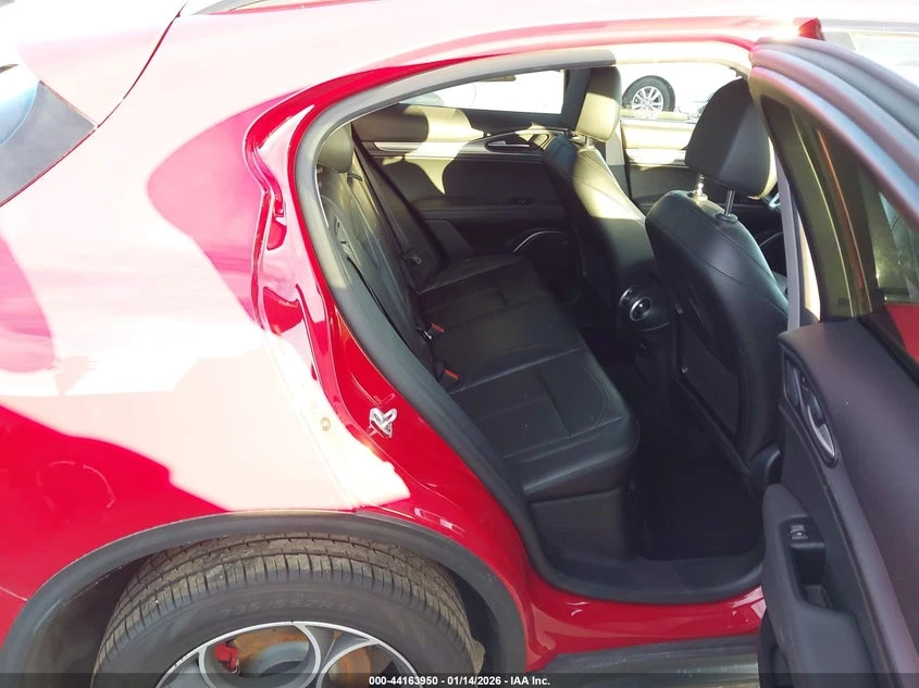 Alfa Romeo Stelvio 2l Sport Awd, снимка 8 - Автомобили и джипове - 54185619