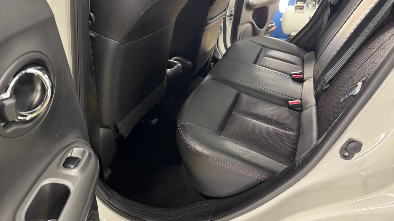 Nissan Juke 1, 6 SL AWD, снимка 8 - Автомобили и джипове - 54487382