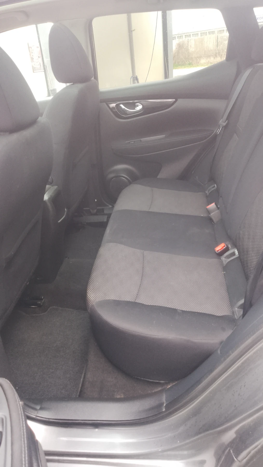 Nissan Qashqai 1.5dci-panorama/360 kamera, снимка 13 - Автомобили и джипове - 54583437