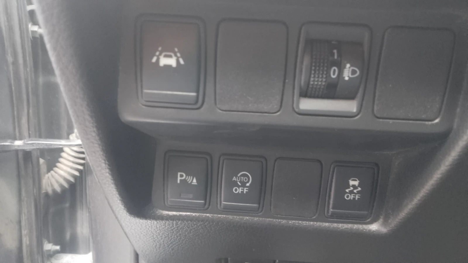 Nissan Qashqai 1.5dci-panorama/360 kamera, снимка 8 - Автомобили и джипове - 54583437