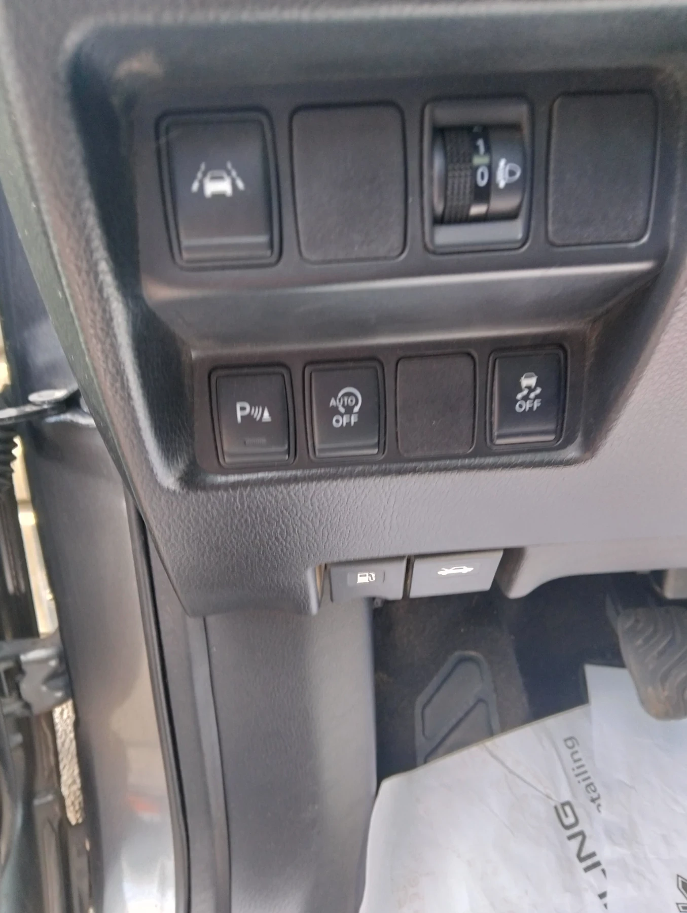 Nissan Qashqai 1.5dci-panorama/360 kamera, снимка 9 - Автомобили и джипове - 54583437