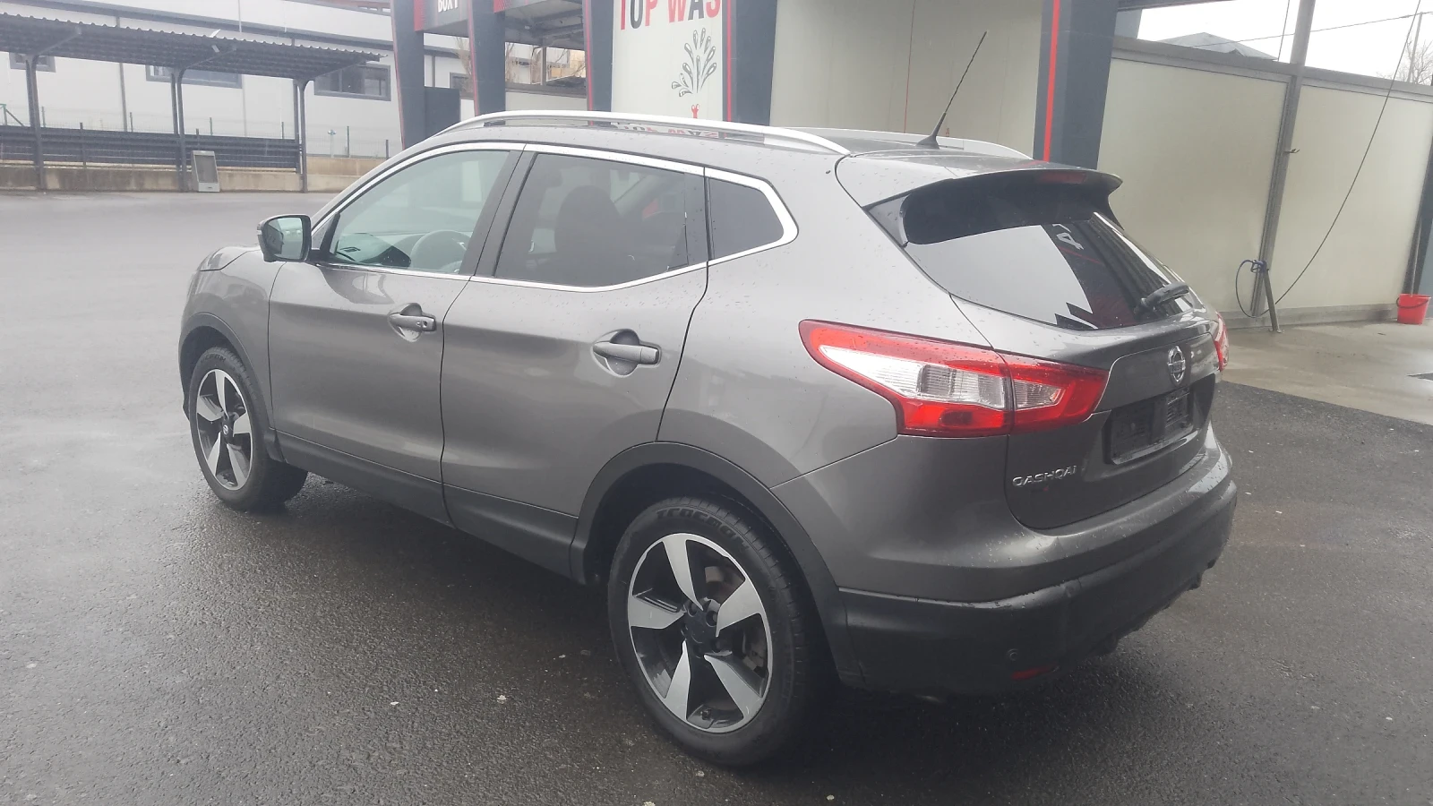 Nissan Qashqai 1.5dci-panorama/360 kamera, снимка 4 - Автомобили и джипове - 54583437