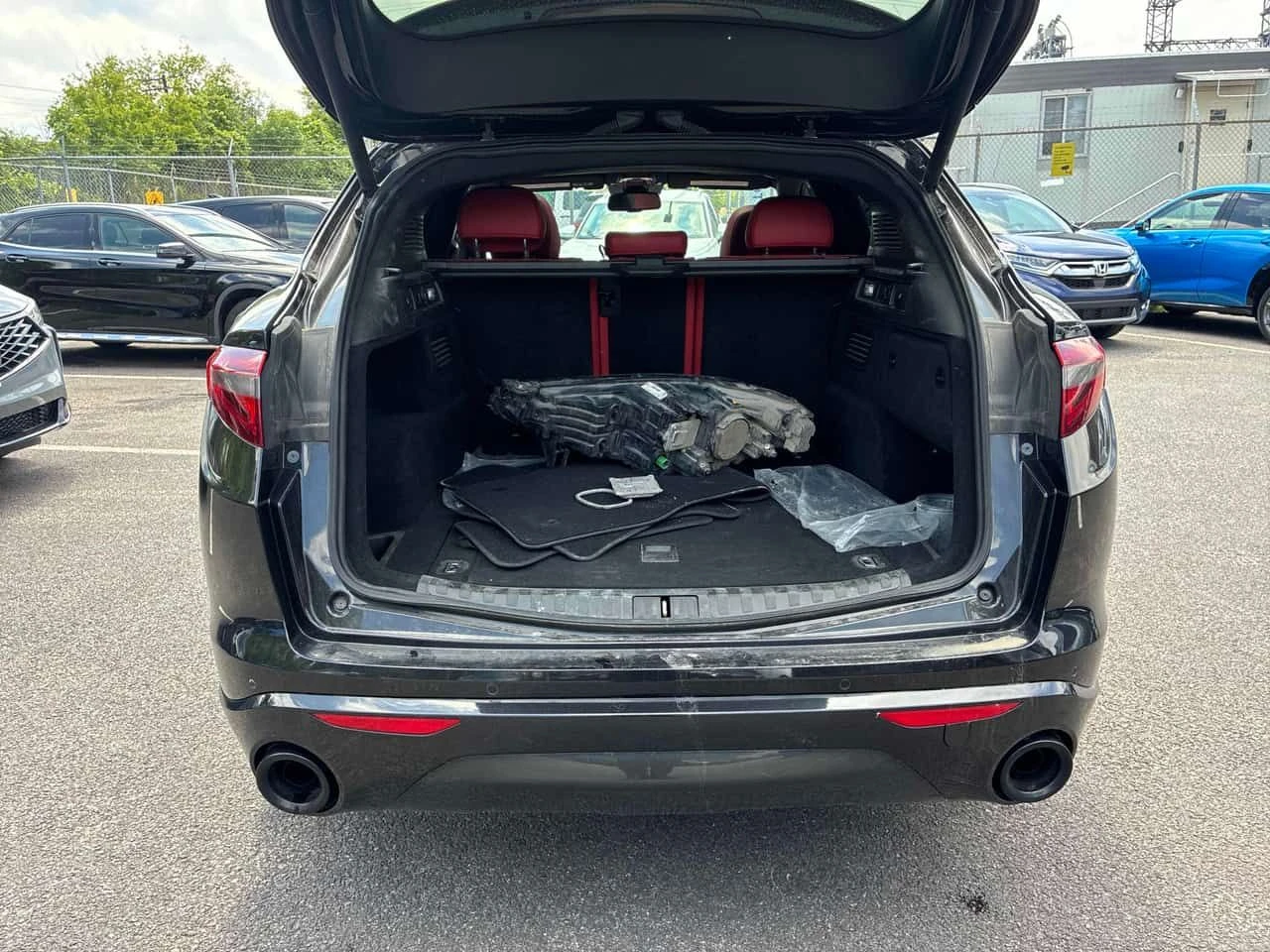 Alfa Romeo Stelvio * Ti Sport * АВТОКРЕДИТ БЕЗ ПЪРВОНАЧАЛНА ВНОСКА* , снимка 14 - Автомобили и джипове - 54920680