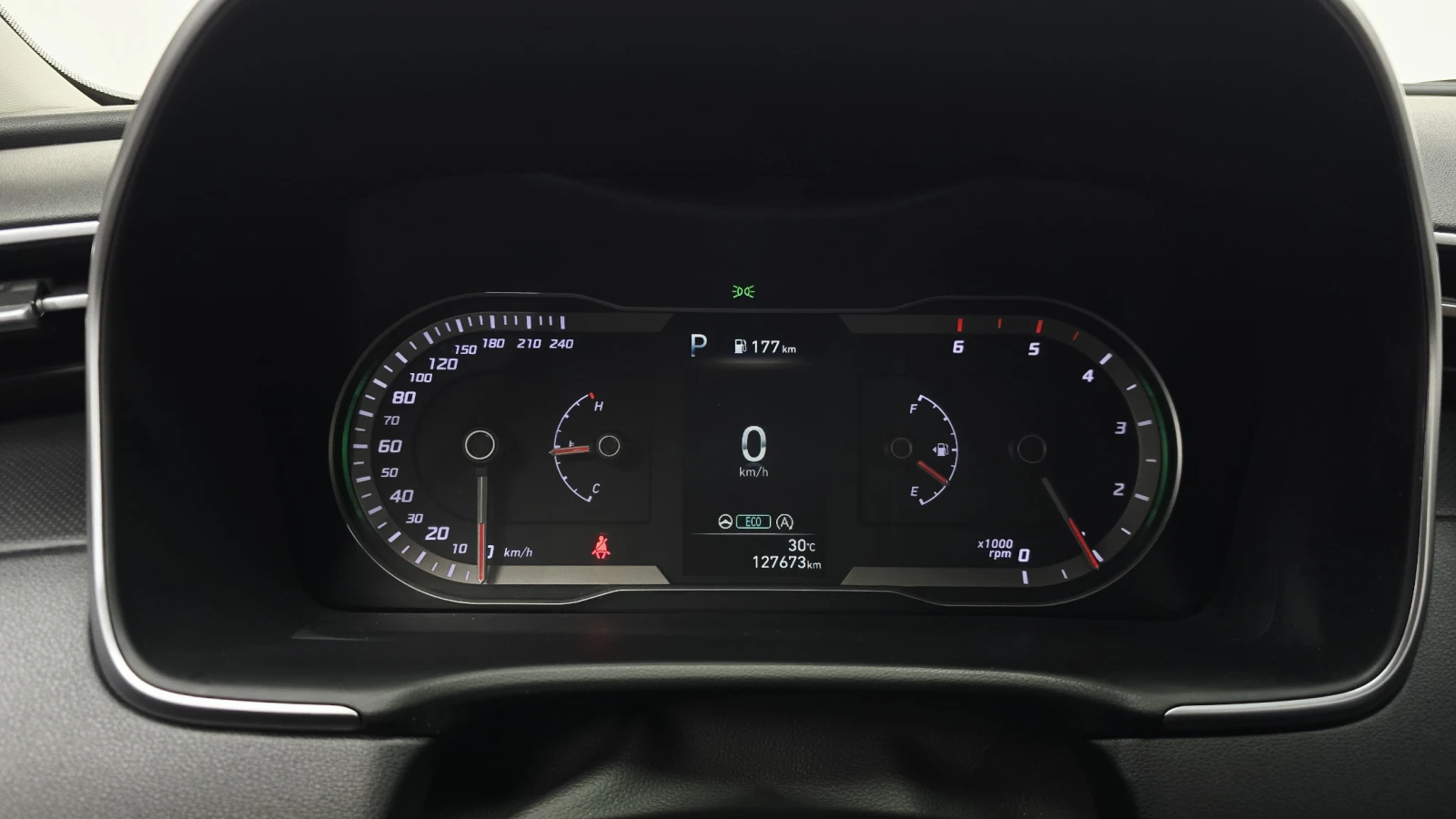 Hyundai Tucson 2.0 Modern* КРАЙНА ЦЕНА, снимка 8 - Автомобили и джипове - 55594488