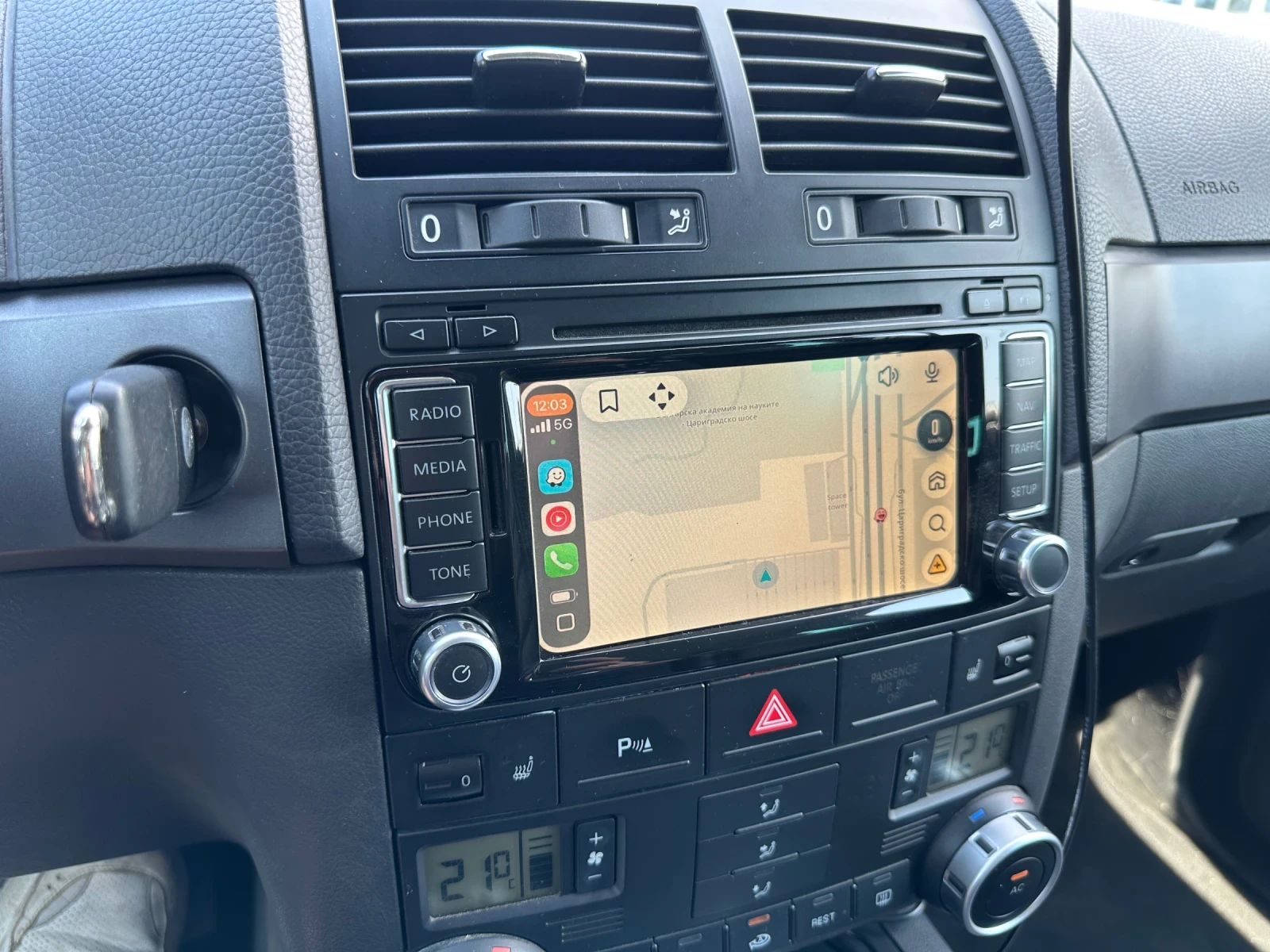 VW Touareg 3.0 TDI, снимка 8 - Автомобили и джипове - 55616397