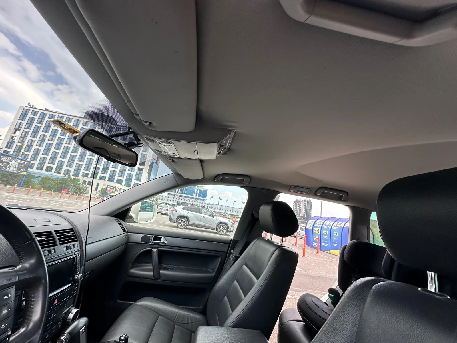 VW Touareg 3.0 TDI, снимка 16 - Автомобили и джипове - 55616397