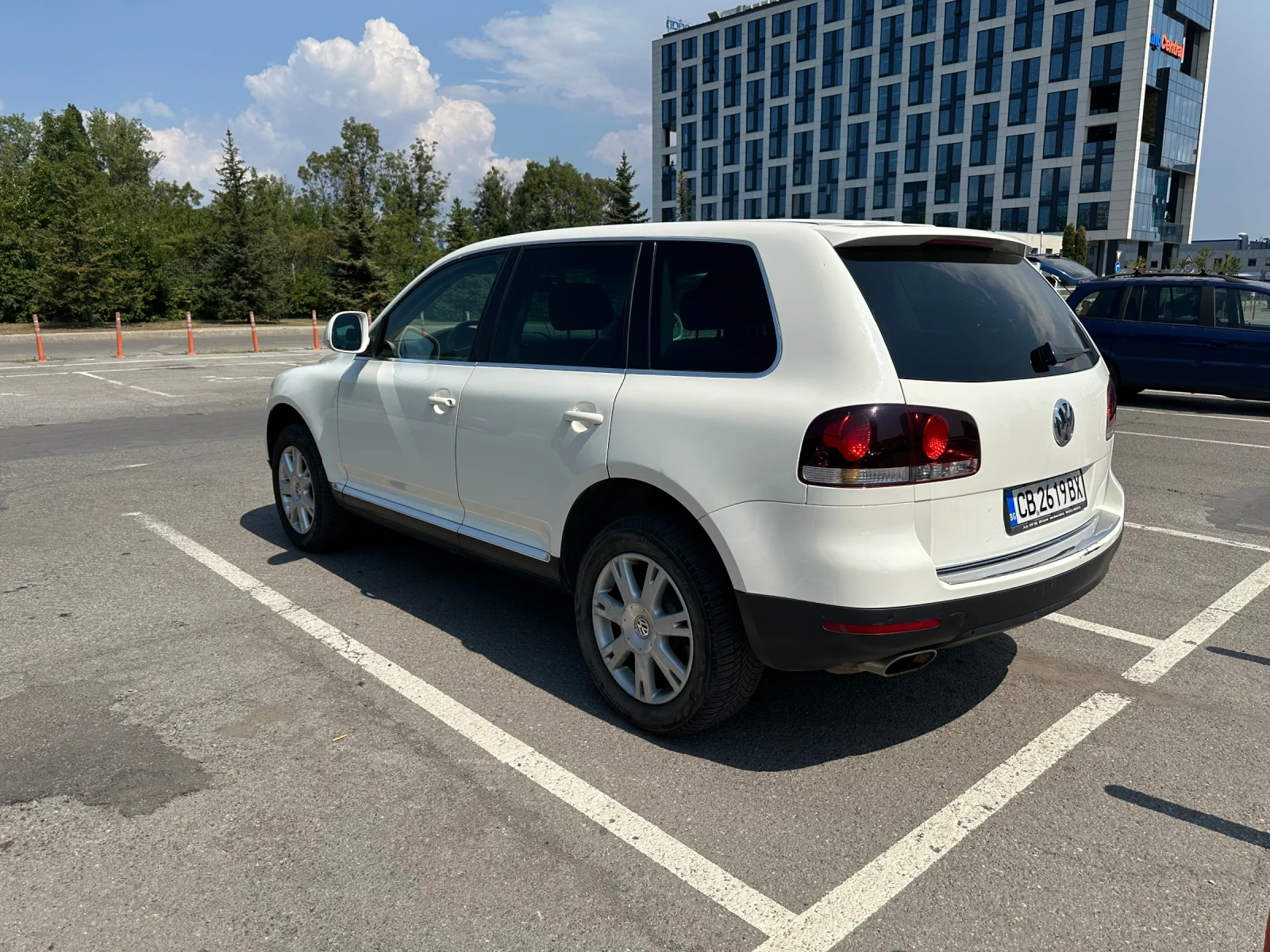 VW Touareg 3.0 TDI, снимка 3 - Автомобили и джипове - 55616397