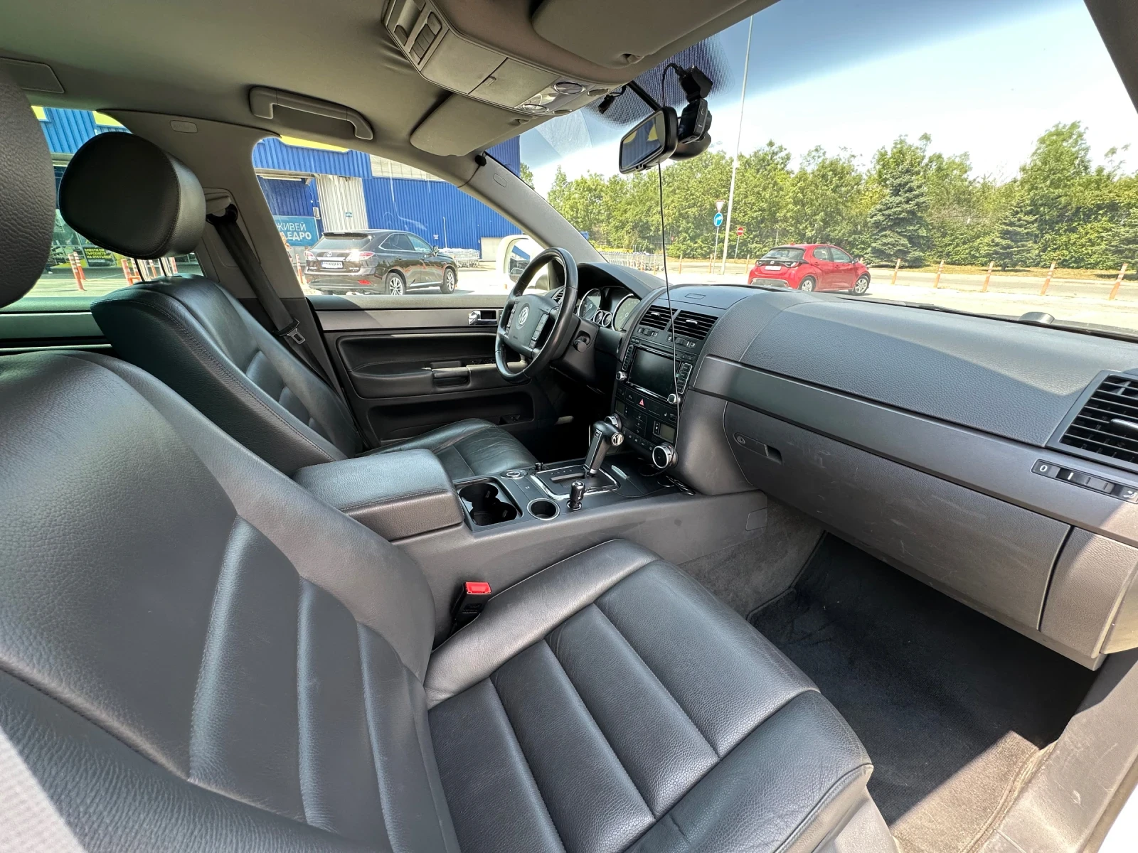 VW Touareg 3.0 TDI, снимка 10 - Автомобили и джипове - 55616397