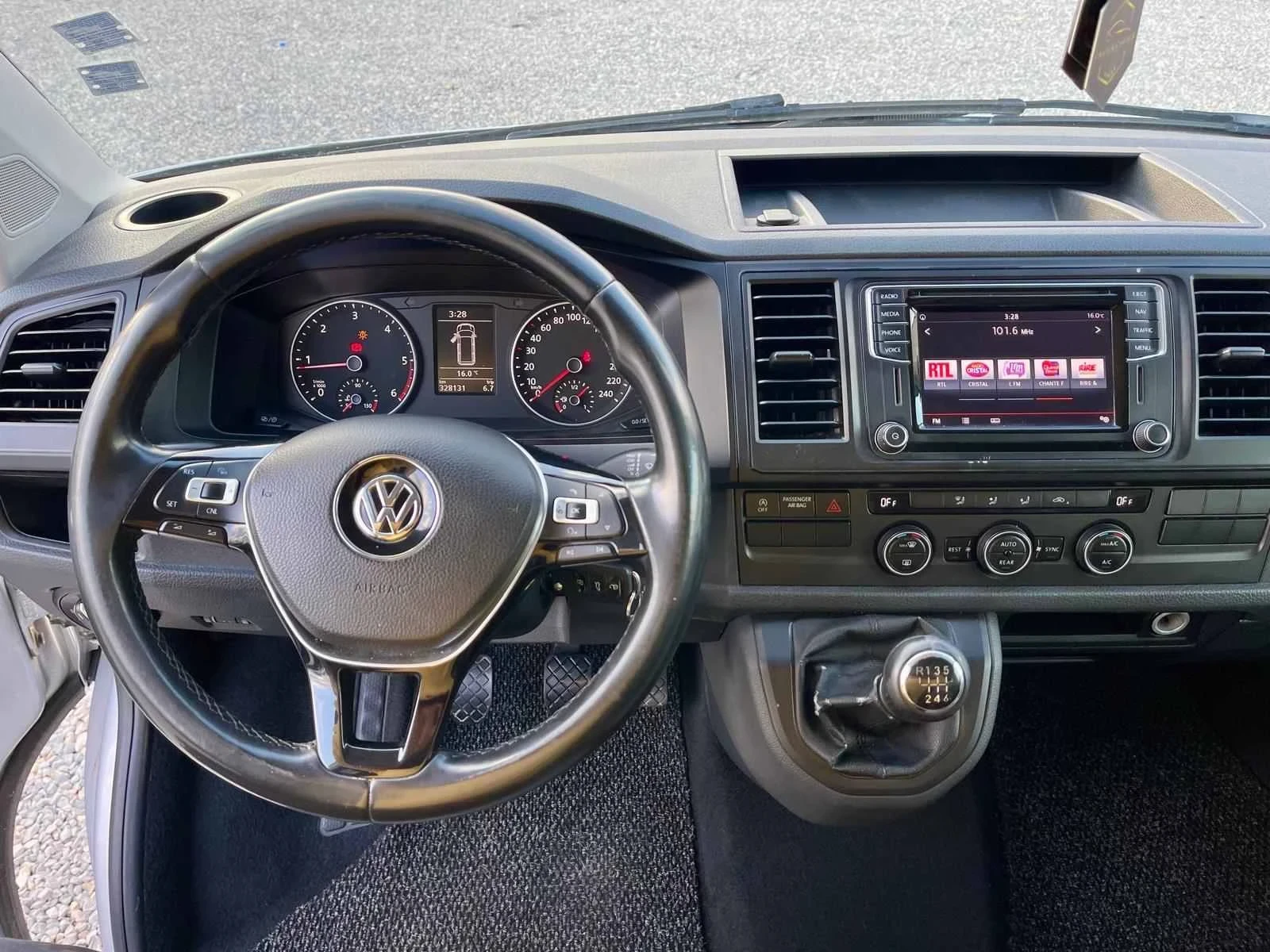 VW Caravelle 2.0tdi - изображение 9