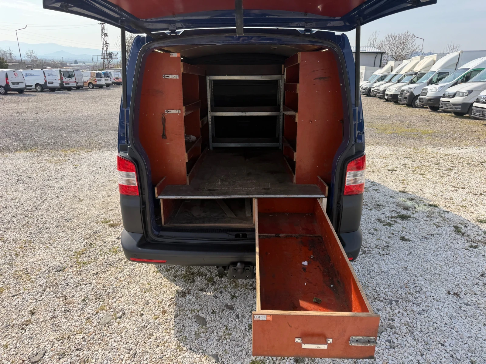 VW Transporter 2.0TDI!ТОП!СЕРВИЗЕН!KLIMA, снимка 8 - Бусове и автобуси - 53981160