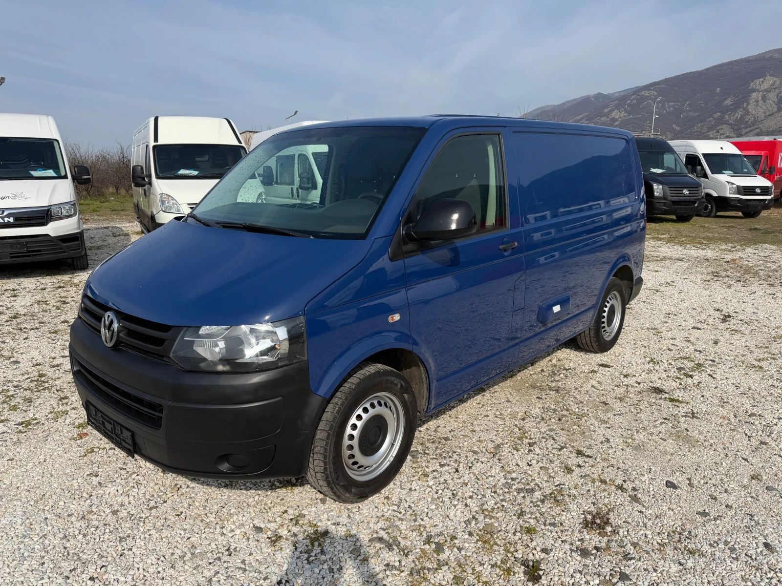 VW Transporter 2.0TDI!ТОП!СЕРВИЗЕН!KLIMA, снимка 3 - Бусове и автобуси - 53981160