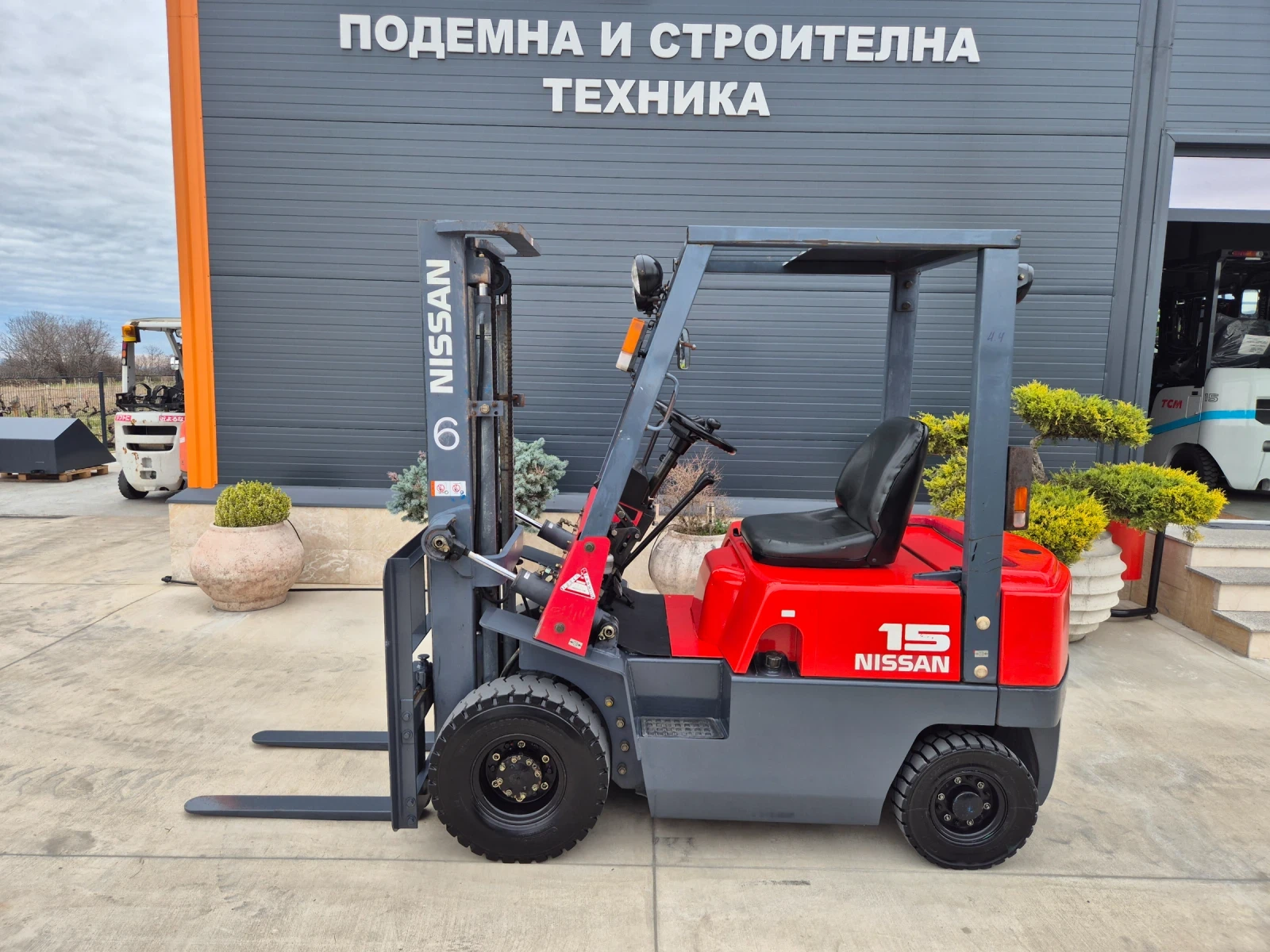 Мотокар Nissan 1.5 тона / ПЕРФЕКТЕН !!, снимка 2 - Индустриална техника - 54025935