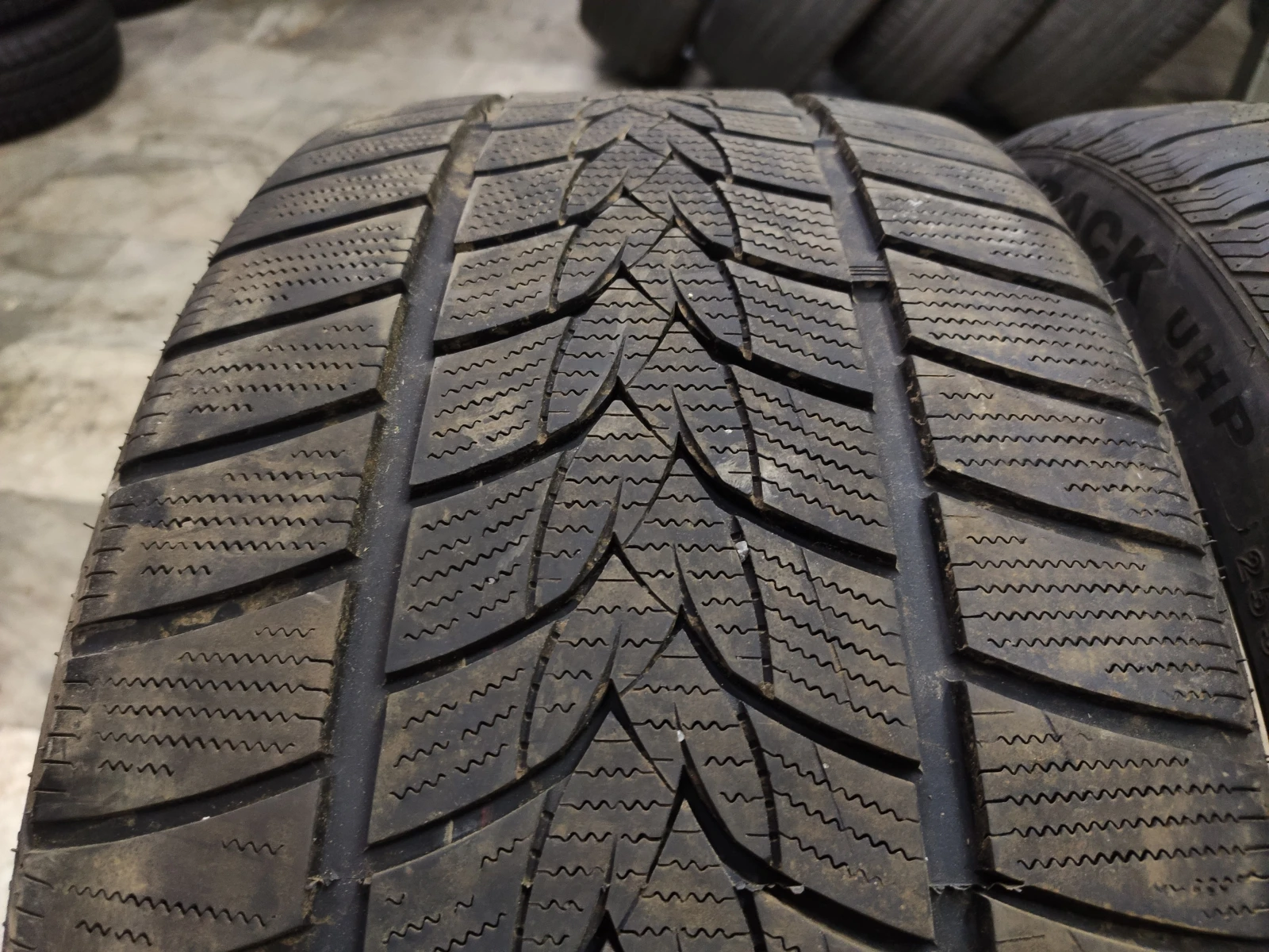  255/35R20 | Mobile.bg   4