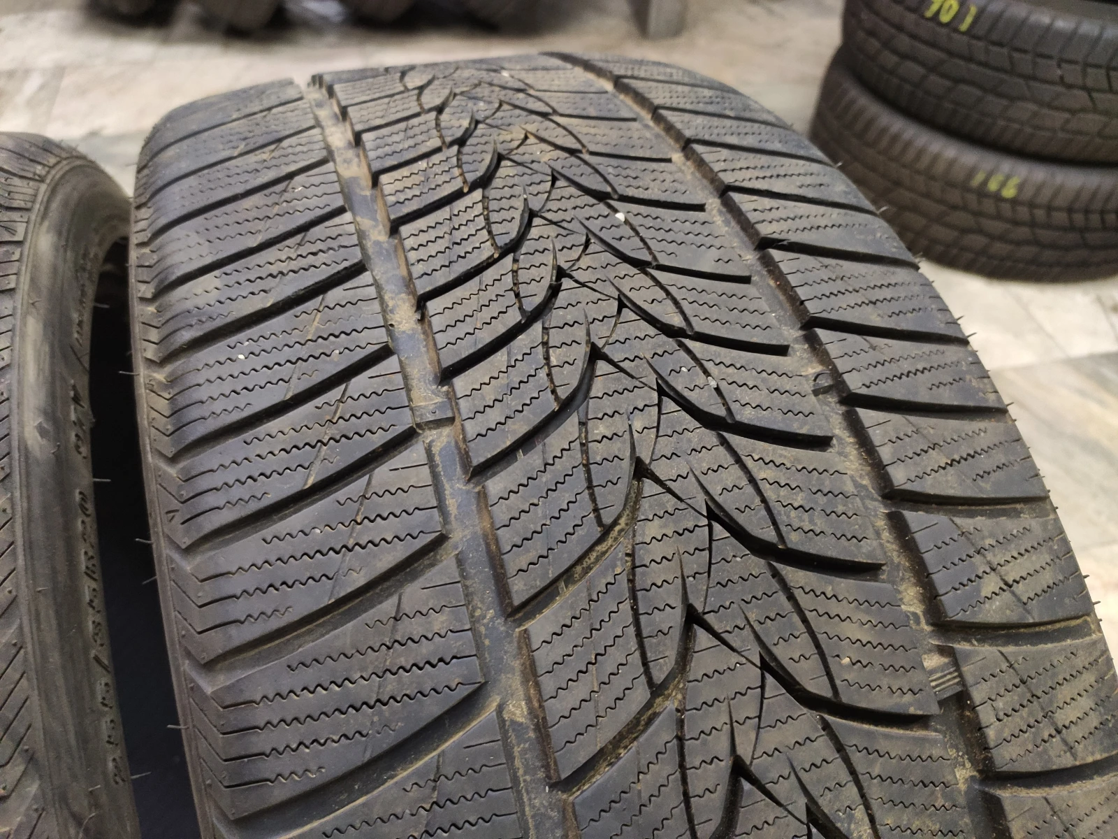  255/35R20 | Mobile.bg   2