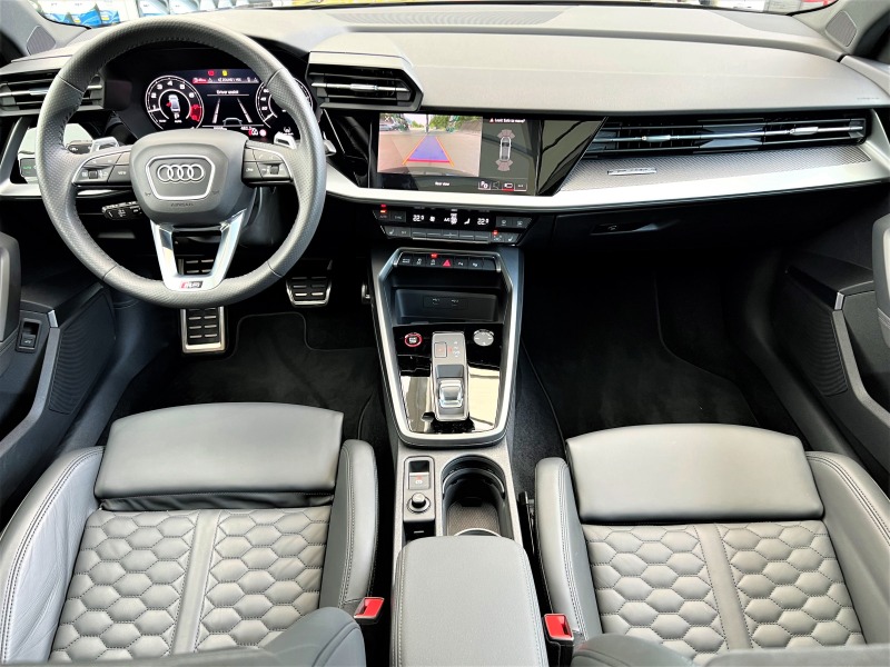 Audi Rs3 CERAMIC/ DYNAMIC/MATRIX/B&O/PANO/ BLACK OPTIC/ 19/, снимка 14 - Автомобили и джипове - 41203819