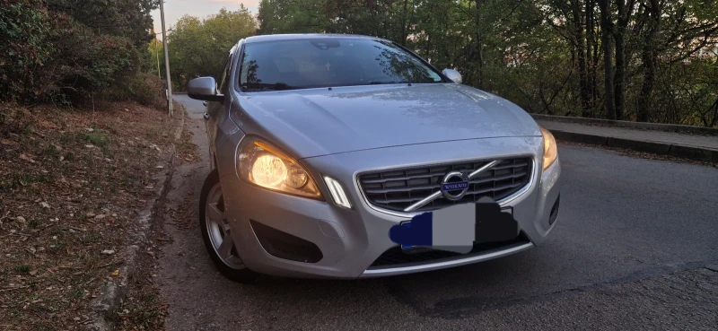 Volvo V60, снимка 6 - Автомобили и джипове - 47324936