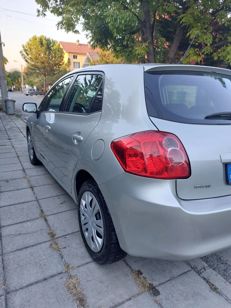 Toyota Auris 1.6i, снимка 2 - Автомобили и джипове - 47511589