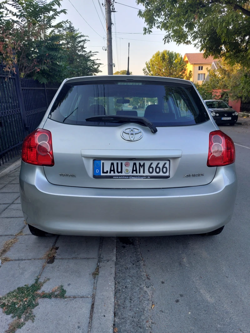 Toyota Auris 1.6i, снимка 3 - Автомобили и джипове - 47511589