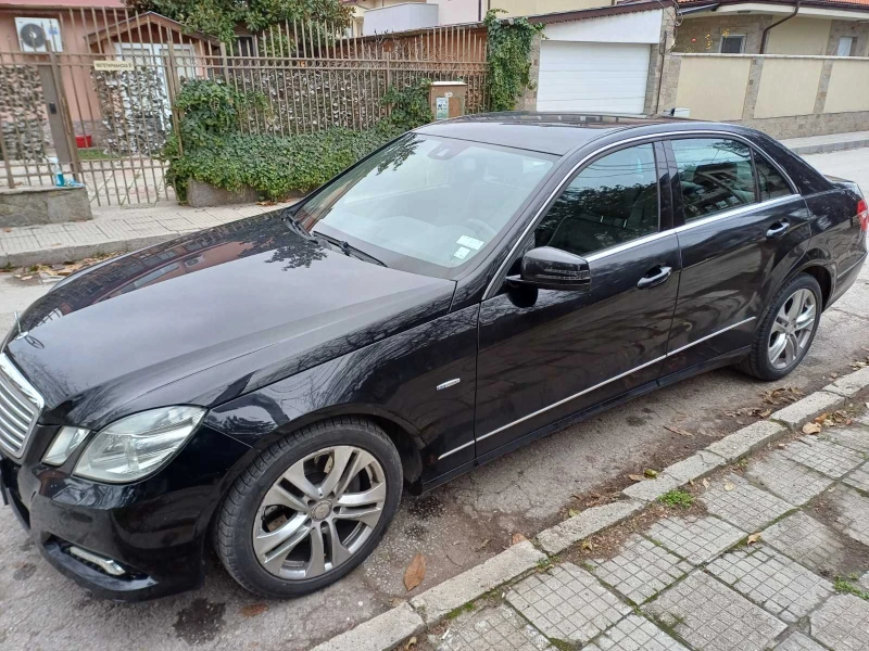 Mercedes-Benz E 350  4 MATIC, снимка 4 - Автомобили и джипове - 48820025